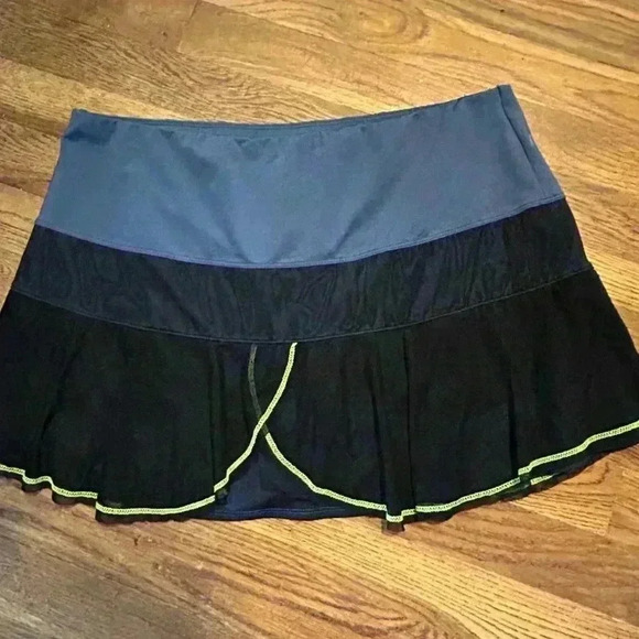 Desertโ Vibes Black and Blue Layered Athletic, Pickle Ball, Tennis Skort, XL - Picture 1 of 5